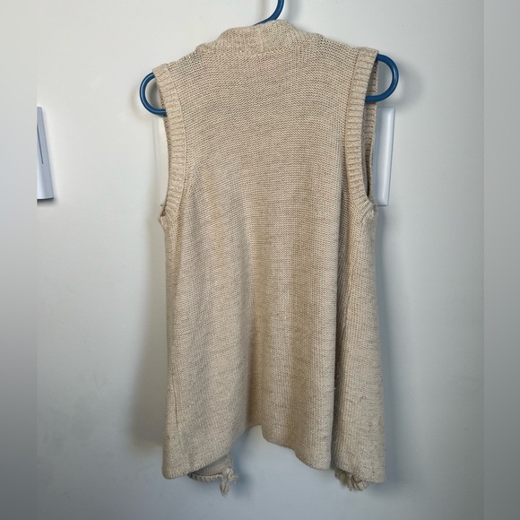 Lilly Pulitzer Girls Mini Abbott Sweater Cardiagan Gold with Fringes Medium - Picture 7 of 7